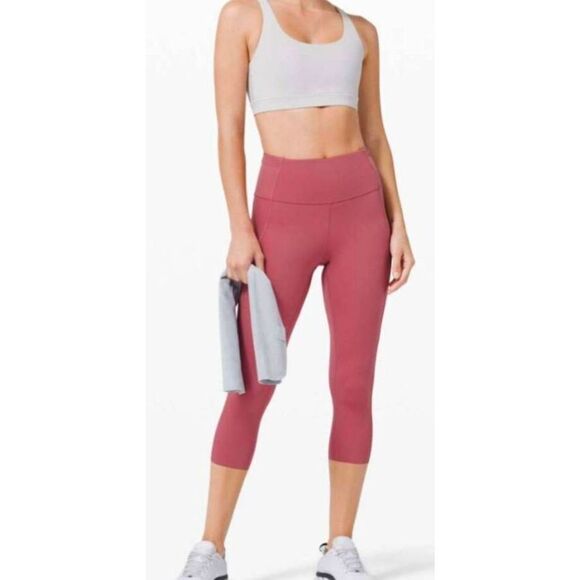 LULULEMON ATHLETICA Fast & Free Crop II 19" (Non-Reflective) Size 2 - Picture 2 of 5
